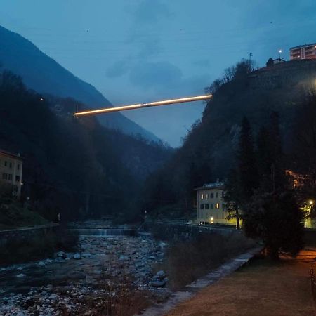Dietro L'Angolo Sondrio Villa Exterior foto