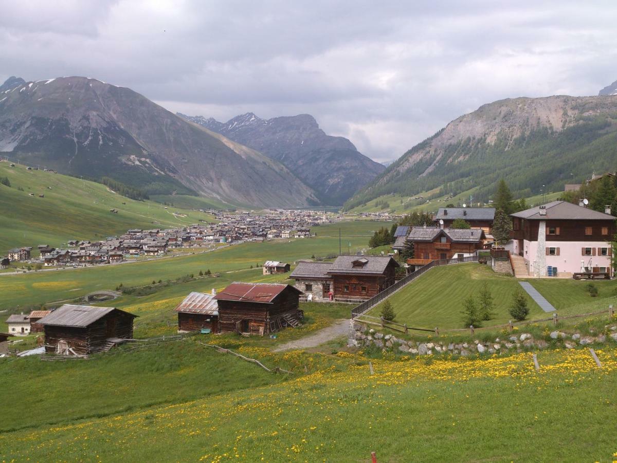 Dietro L'Angolo Sondrio Villa Exterior foto