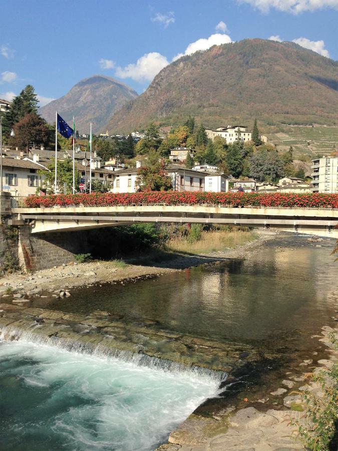 Dietro L'Angolo Sondrio Villa Exterior foto